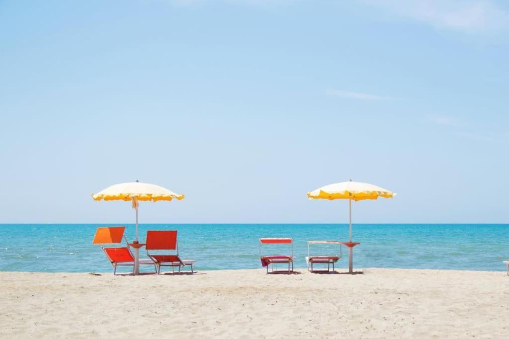 Gold Key Apartments, Durres Beach Екстер'єр фото